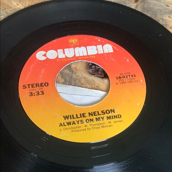Willie Nelson Vinyl Record Collection - Black and Orange - Picture 5 of 6